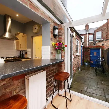 The River Walk House * York