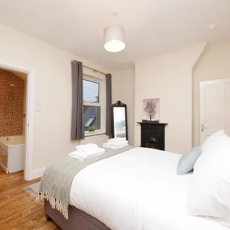 בית נופש The River Walk House